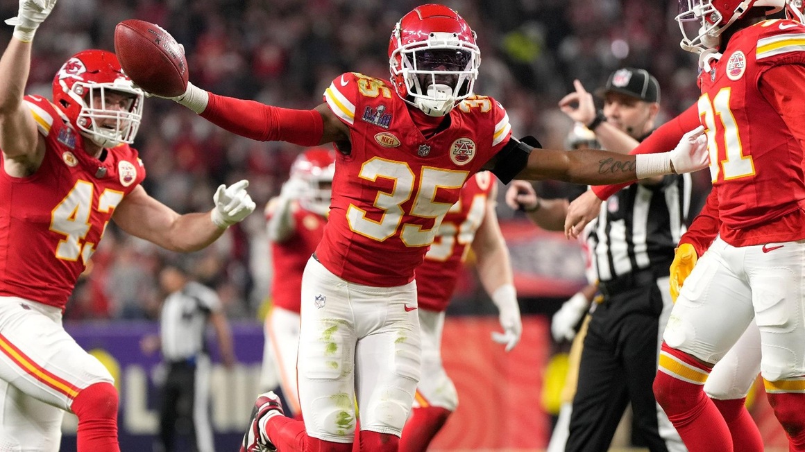 Kansas City Chiefs cornerback and Ventura College alumnus Jaylen Watson (35) celebrates after recovering a muffed punt late in the third quarter of the NFL Super Bowl LVIII. (AP photo)