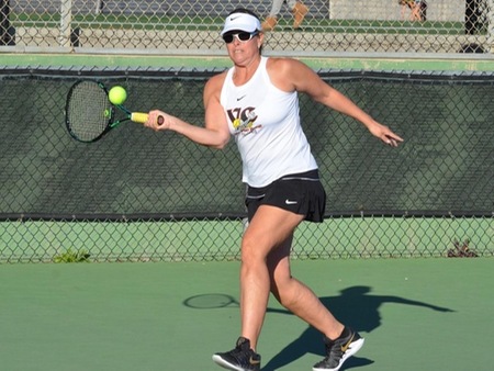 Pirate sophomore Tanya Thompson was a double winner Thursday, taking her No. 6 singles match, and pairing with Dee Emami to win in No. 3 doubles, but VC dropped a 5-4 decision to visiting Santa Monica on Thursday.