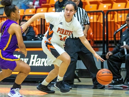 Pirate sophomore Victoria Maciel had 16 points on 5-7 shooting, 3-4 from the three, in Ventura's 77-68 comeback win at Santa Barbara on Wednesday. (photo by Felix Cortez)